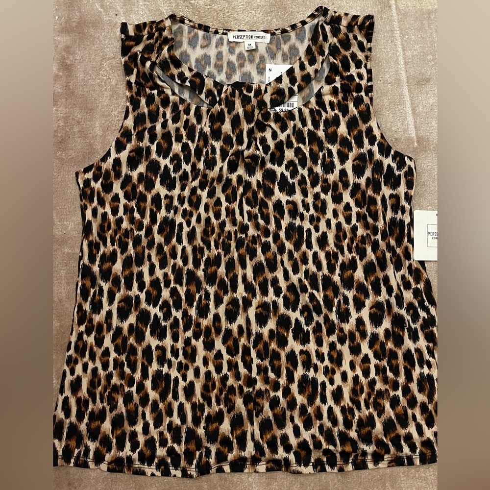 Stretchy leopard print top - size M